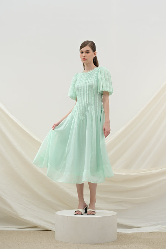 Ascent dress in green