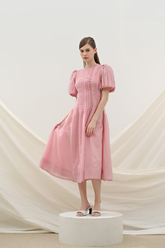 Ascent dress in Pink
